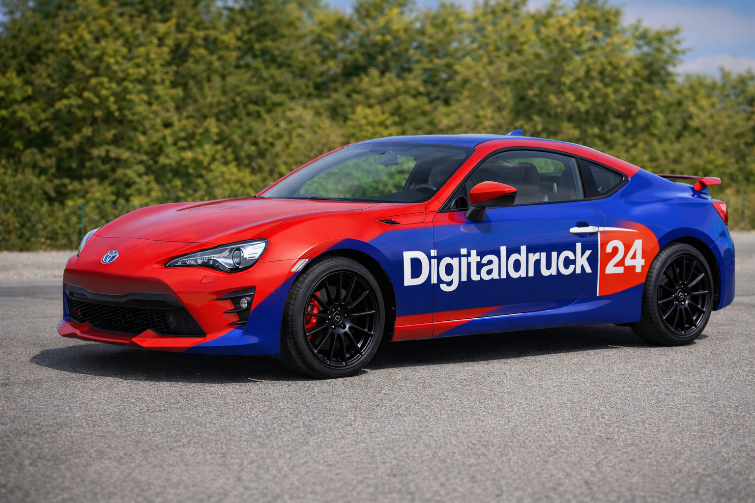 Fahrzeugbeschriftung drucken – professionelle Autofolierung für PKW, Transporter und LKW bei digitaldruck24.shop